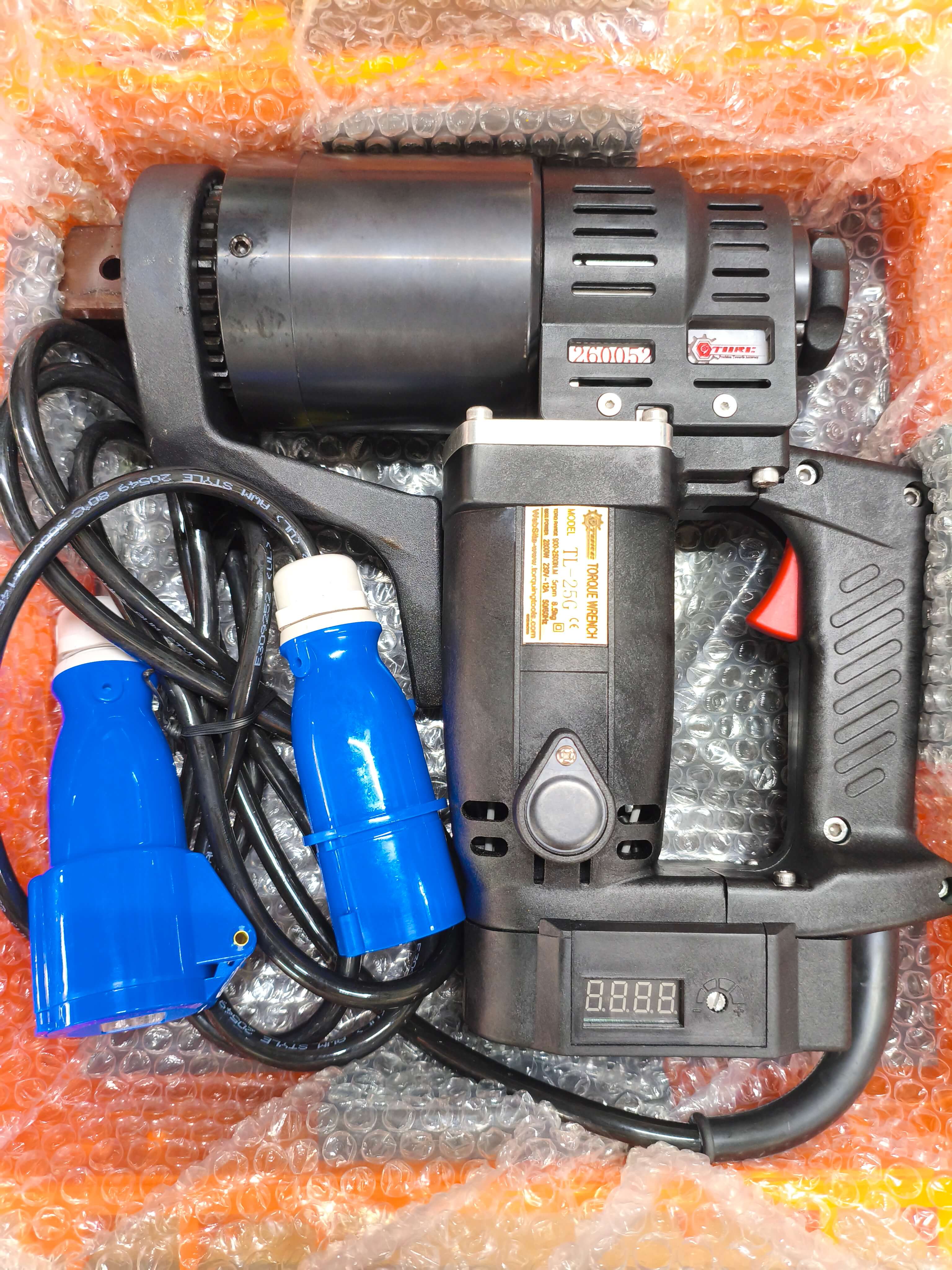 electric torque wrench