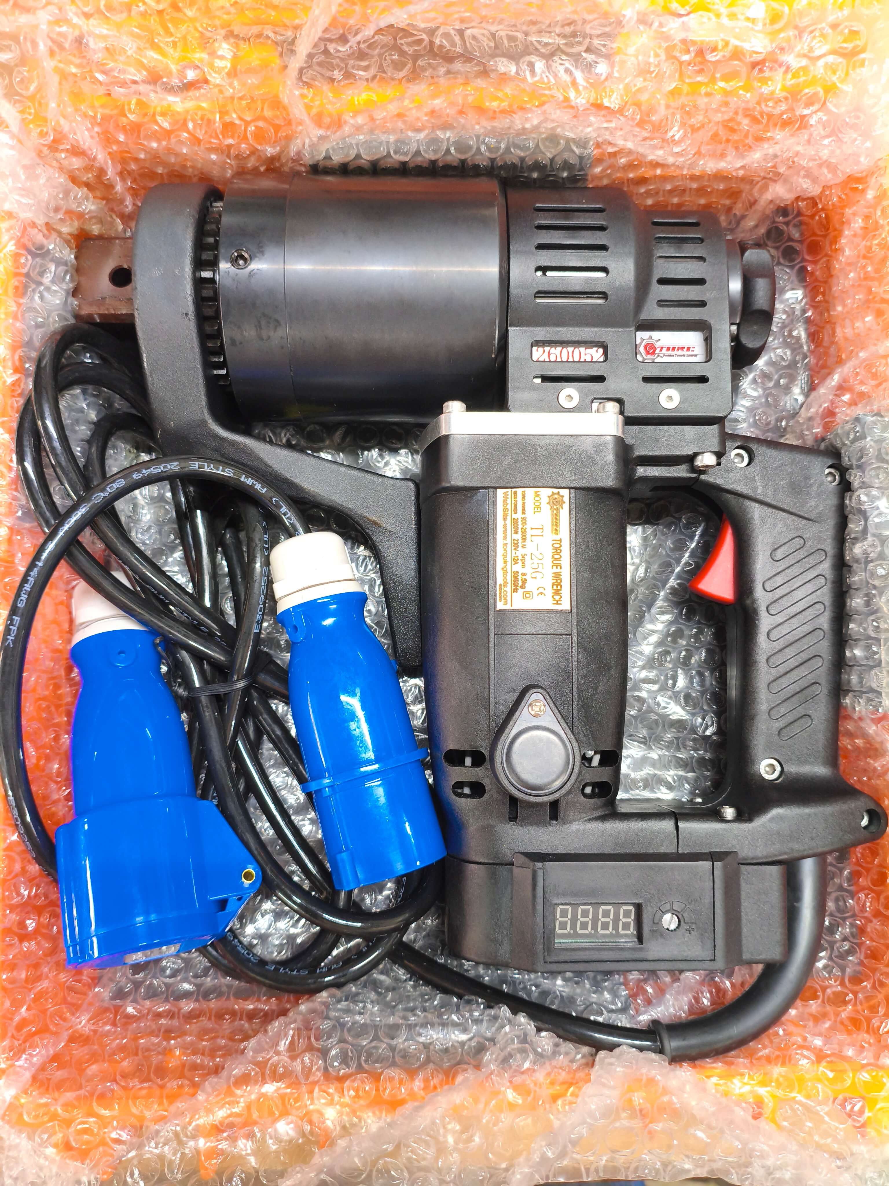 electric torque wrench